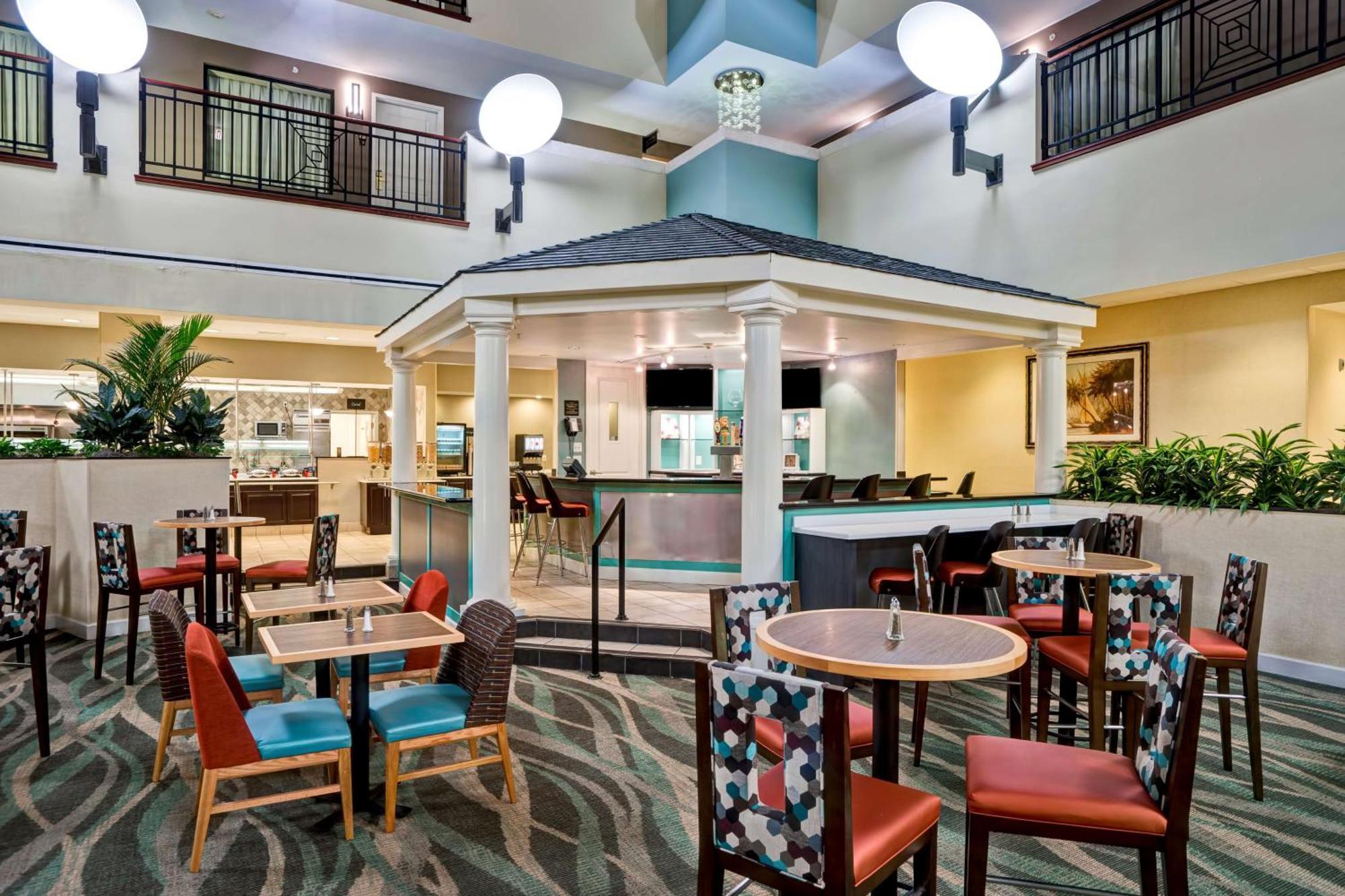 Embassy Suites Fort Myers - Estero Exterior foto