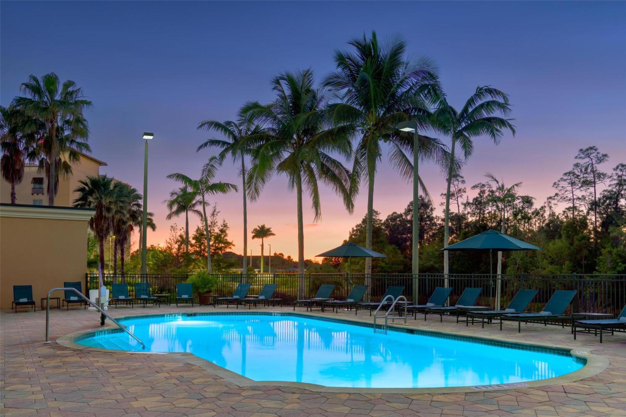 Embassy Suites Fort Myers - Estero Exterior foto