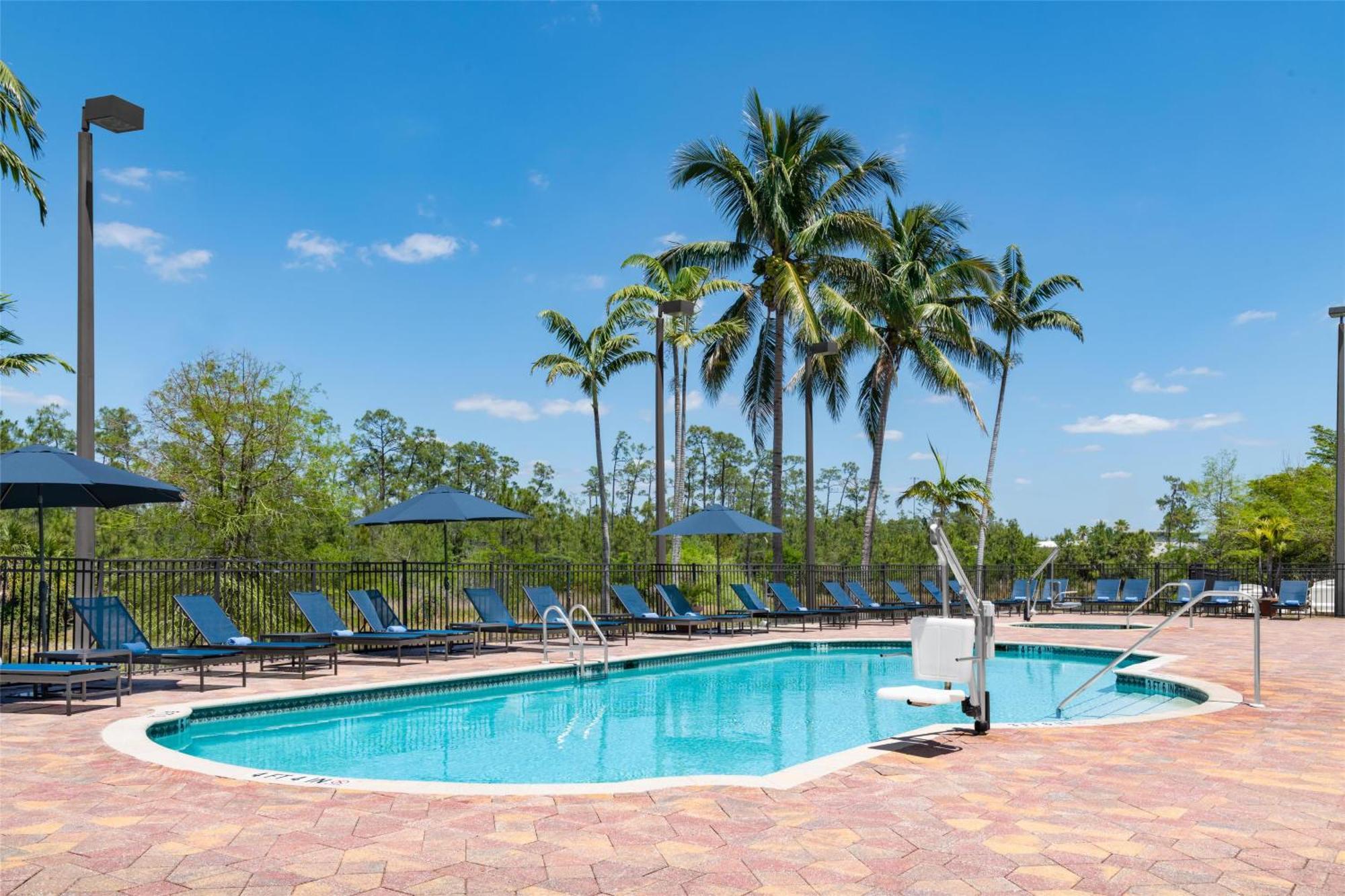 Embassy Suites Fort Myers - Estero Exterior foto